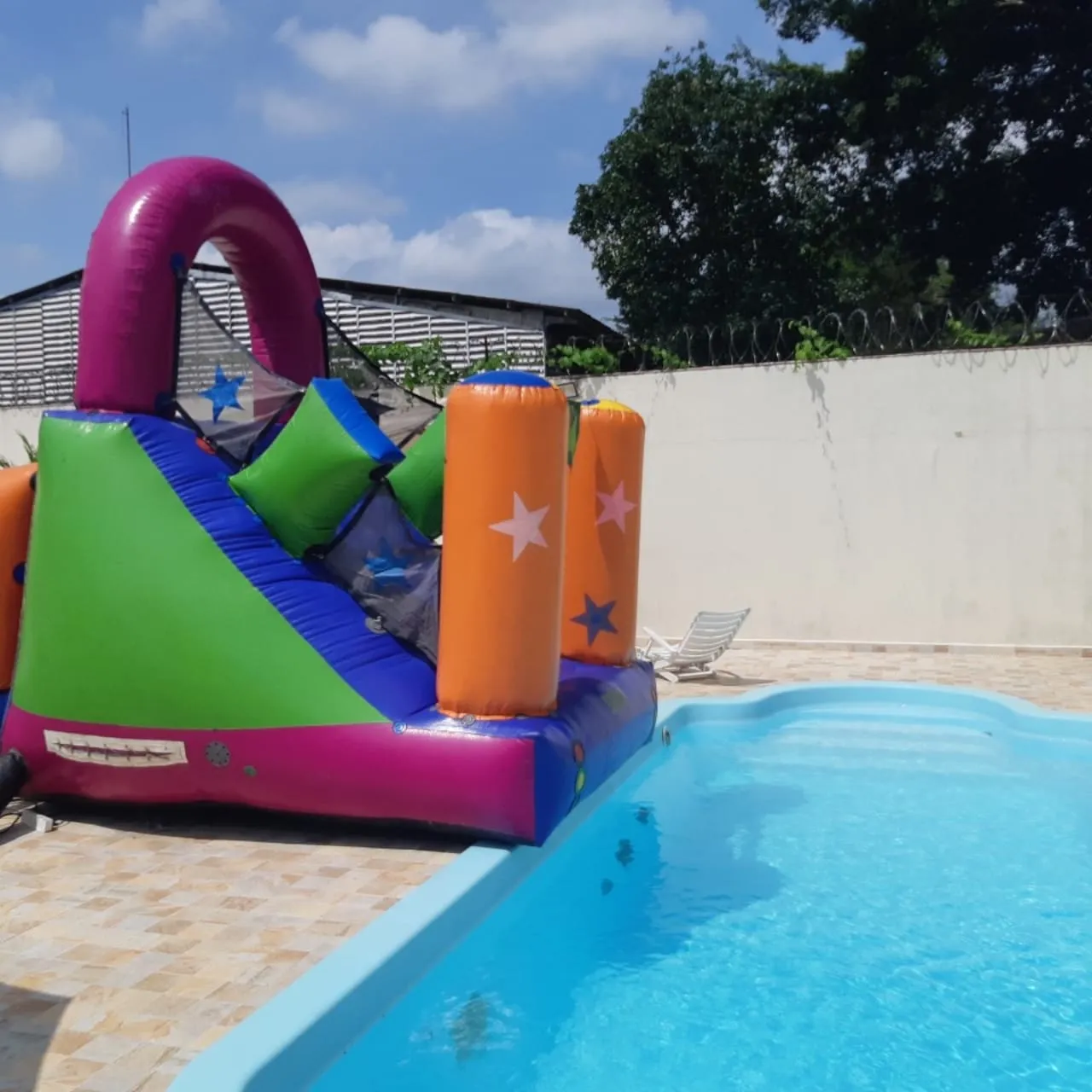 Brinquedo inflável para locação — foto 1